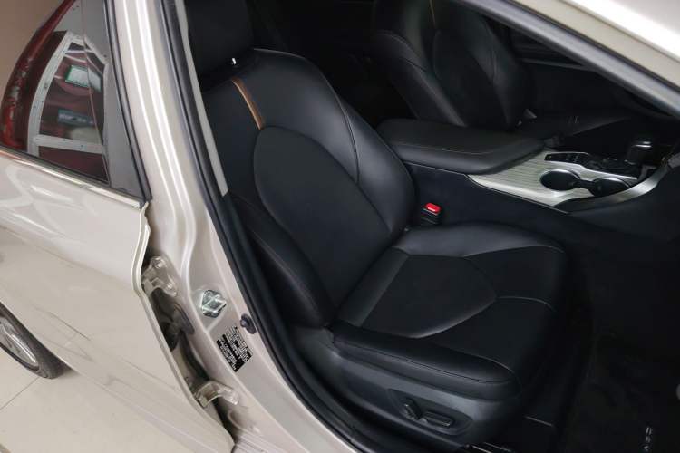 Used Toyota Camry 2019 Dual-Engine 2.5 HG Luxury Edition China VI Standard Right Front Seat