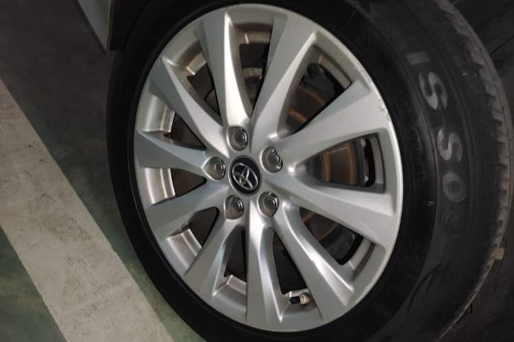 Used Toyota Camry 2019 Revised Version 2.0G Luxury Edition Right Rear Wheel Hub