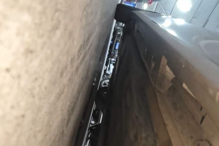 Used Toyota Camry 2019 Revised Version 2.0G Luxury Edition Right Side Sill