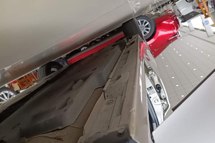 Used Toyota Camry 2019 2.0G Luxury Edition China VI Standard Right Side Sill