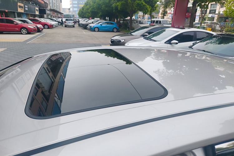 Used Toyota Camry 2019 Revised Version 2.0G Luxury Edition Roof