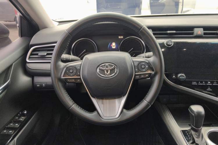 Used Toyota Camry 2019 Revised Version Dual-Engine 2.5 HG Luxury Edition Steering Wheel