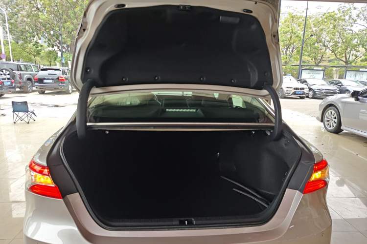 Used Toyota Camry 2019 2.0G Luxury Edition China VI Standard Trunk