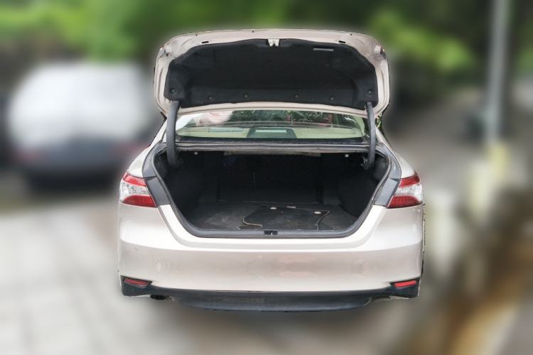 Used Toyota Camry 2019 Revised Version 2.0G Luxury Edition Trunk