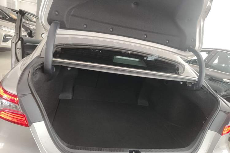 Used Toyota Camry 2019 Revised Version Dual-Engine 2.5 HG Luxury Edition Trunk