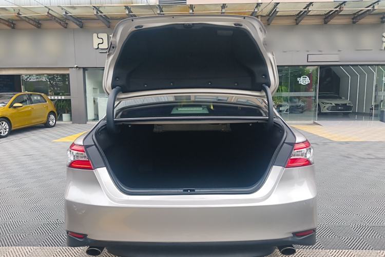 Used Toyota Camry 2019 Revised Version 2.0G Luxury Edition Trunk