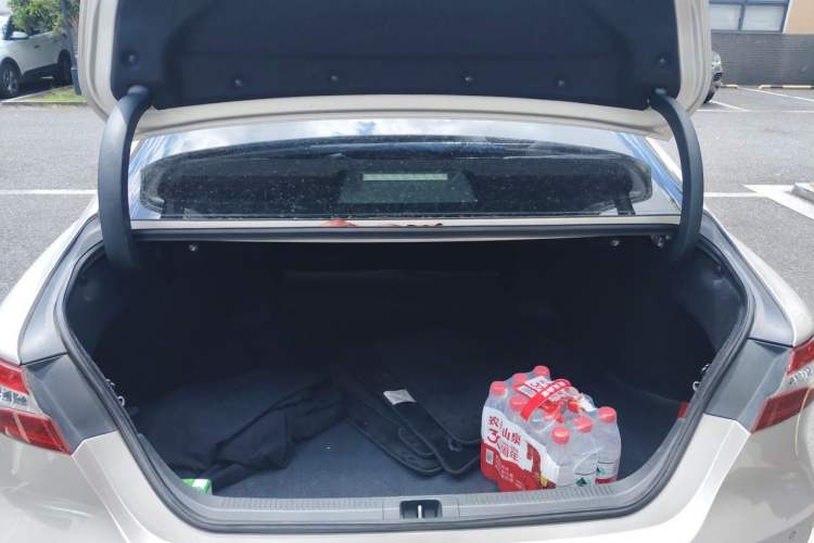 Used Toyota Camry 2019 2.5G Luxury Edition China VI Standard Trunk