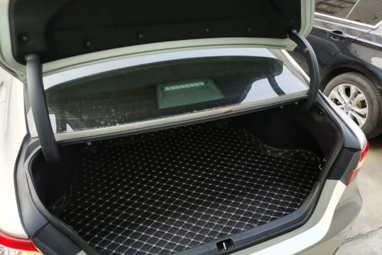 Used Toyota Camry 2019 2.5G Luxury Edition China VI Standard Trunk