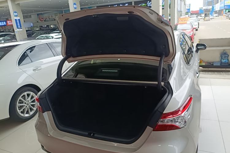 Used Toyota Camry 2019 2.0G Luxury Edition China VI Standard Trunk
