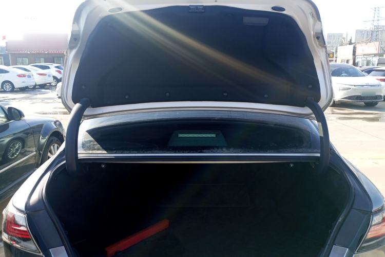 Used Toyota Camry 2019 Dual-Engine 2.5 HG Luxury Edition China VI Standard Trunk