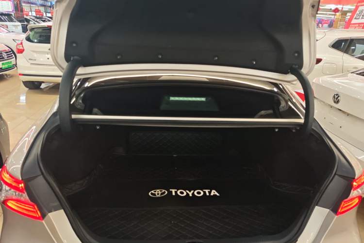 Used Toyota Camry 2019 2.5G Luxury Edition China VI Standard Trunk