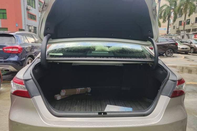 Used Toyota Camry 2019 2.5G Luxury Edition China VI Standard Trunk