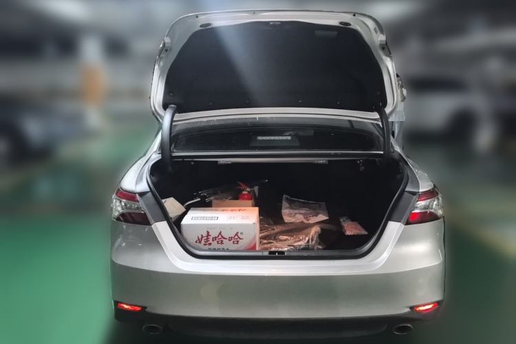 Used Toyota Camry 2019 Revised Version 2.0G Luxury Edition Trunk