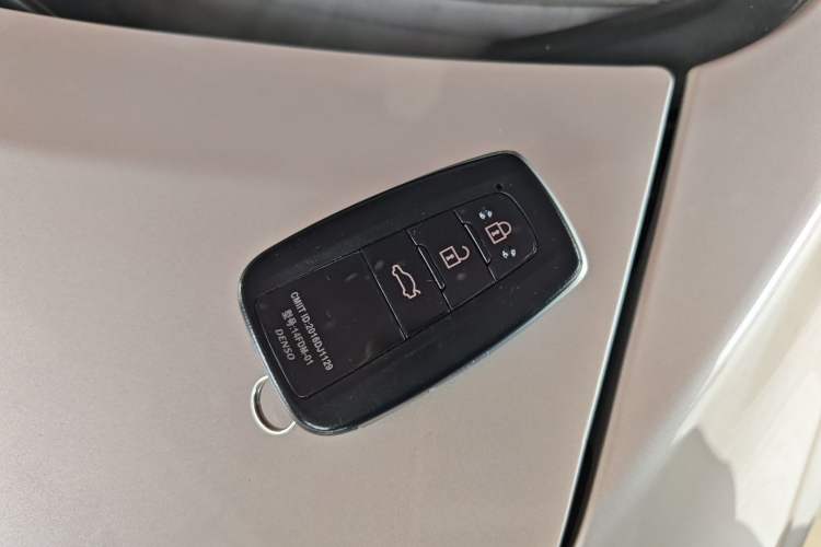 Used Toyota Camry 2019 2.0G Luxury Edition China VI Standard Vehicle Key