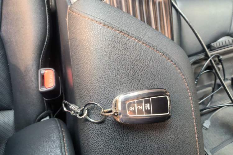 Used Toyota Camry 2019 Revised Version 2.0G Luxury Edition Vehicle Key