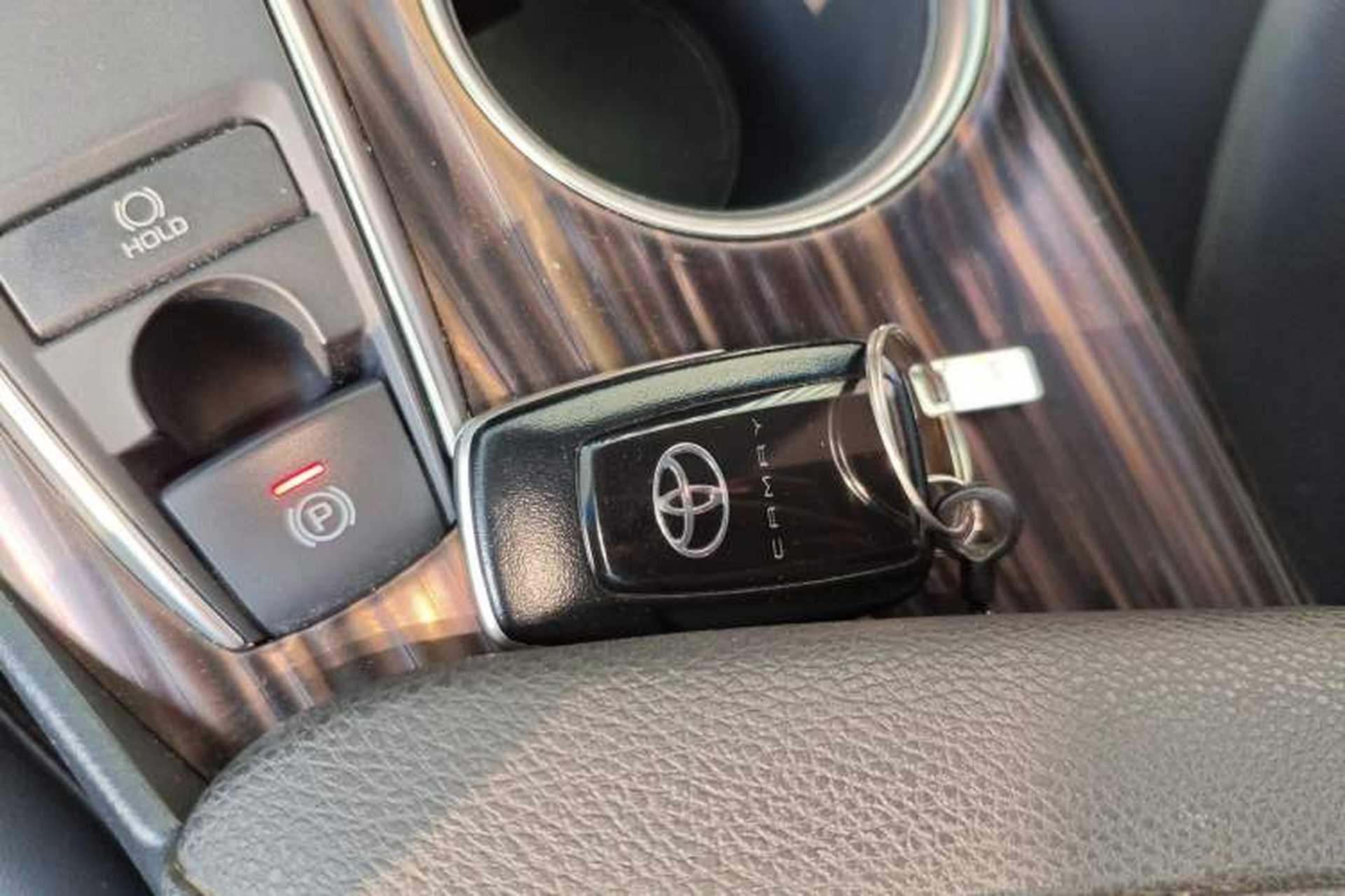 Used Toyota Camry 2019 2.0G Luxury Edition China VI Standard Vehicle Key