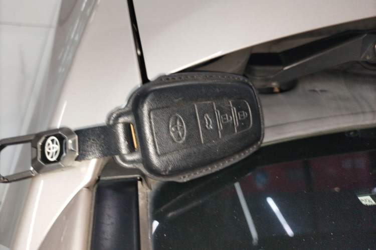 Used Toyota Camry 2019 2.0G Luxury Edition China VI Standard Vehicle Key