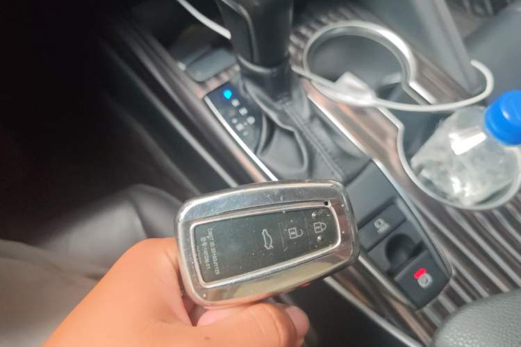 Used Toyota Camry 2019 2.0G Luxury Edition China VI Standard Vehicle Key