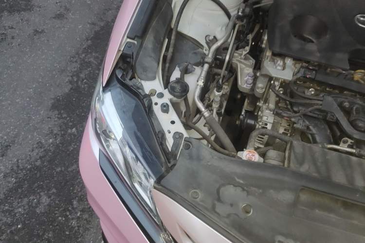 Used Toyota Camry 2019 Revised Version 2.0S Fēngshàng Edition Engine Bay Right