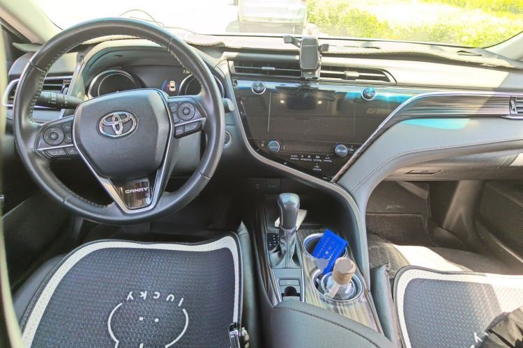 Used Toyota Camry 2019 Revised Version 2.0G Luxury Edition Center Console