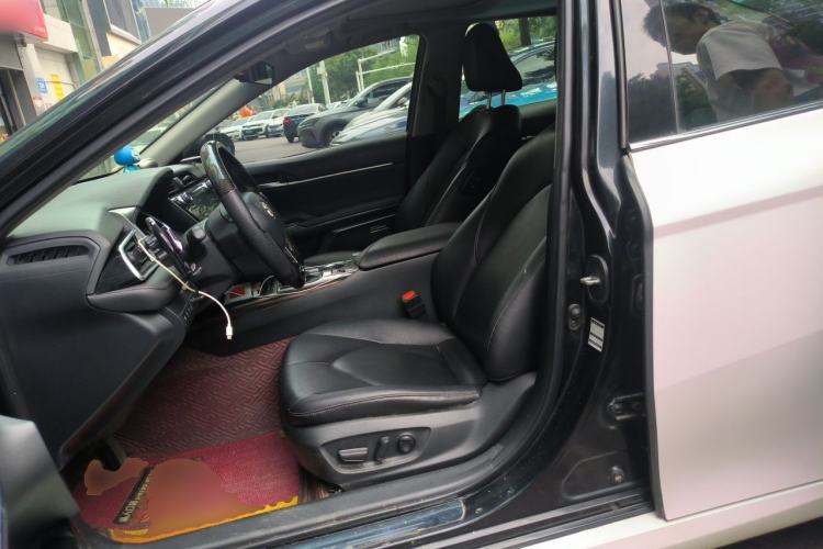 Used Toyota Camry 2019 Revised Version 2.0G Luxury Edition Left Front Seat