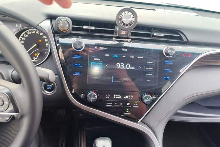 Used Toyota Camry 2019 2.0G Luxury Edition China V Standard Audio And AC Panel
