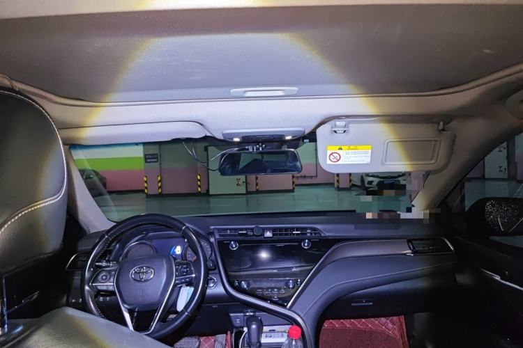 Used Toyota Camry 2019 2.5S FENGSHANG Version China VI Standard Center Console