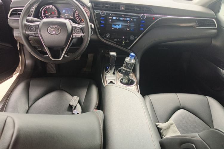 Used Toyota Camry 2019 2.0G Luxury Edition China VI Standard Center Console