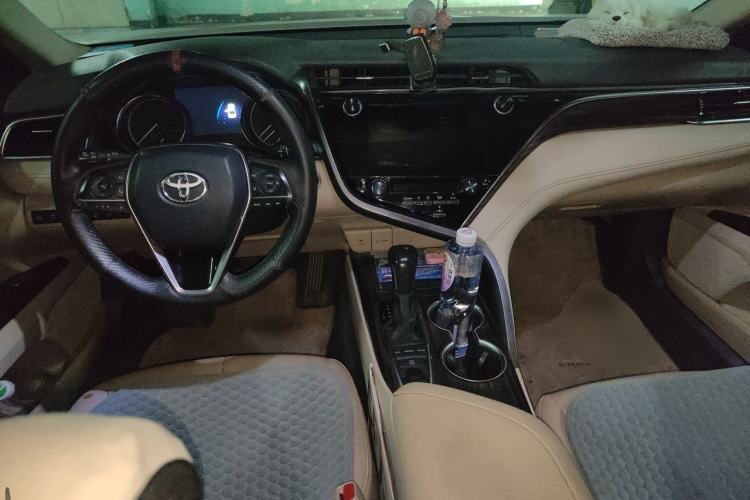 Used Toyota Camry 2019 2.5G Luxury Edition China VI Standard Center Console