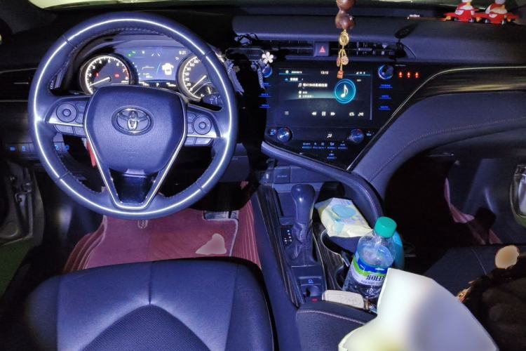 Used Toyota Camry 2019 2.0G Luxury Edition China VI Standard Center Console