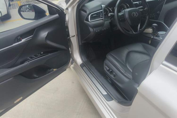 Used Toyota Camry 2019 2.5G Luxury Edition China VI Standard Driver Seat