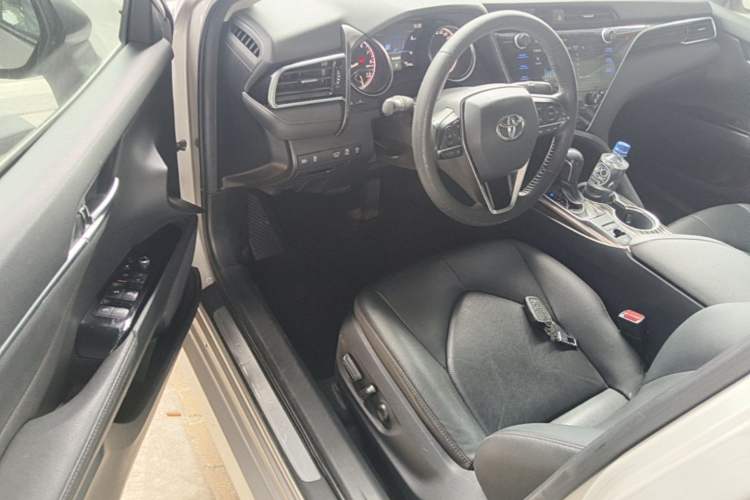 Used Toyota Camry 2019 2.0G Luxury Edition China VI Standard Driver Seat
