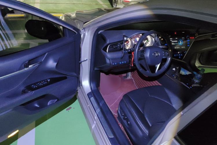 Used Toyota Camry 2019 2.0G Luxury Edition China VI Standard Driver Seat