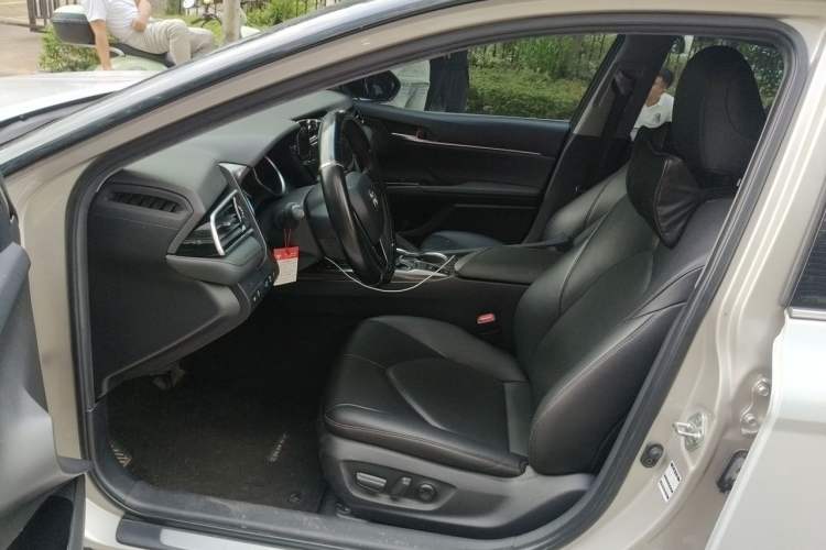 Used Toyota Camry 2019 2.0G Luxury Edition China VI Standard Driver Seat