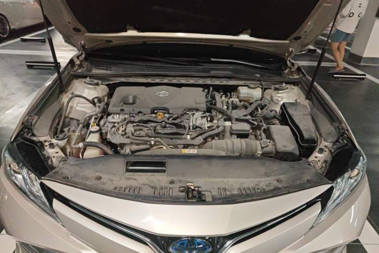 Used Toyota Camry 2019 Dual-Engine 2.5 HG Luxury Edition China V Standard Engine Bay