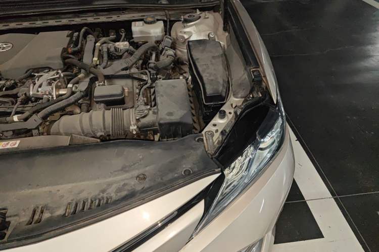 Used Toyota Camry 2019 Dual-Engine 2.5 HG Luxury Edition China V Standard Engine Bay Left