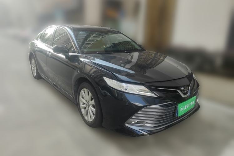 Used Toyota Camry 2019 Revised Version 2.0G Luxury Edition Front Right 45 Deg
