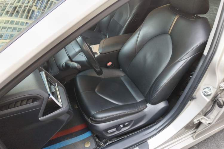 Used Toyota Camry 2019 Revised Version Dual-Engine 2.5 HG Luxury Edition Left Front Seat