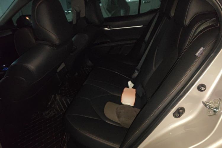 Used Toyota Camry 2019 Dual-Engine 2.5 HG Luxury Edition China V Standard Left Rear Seat