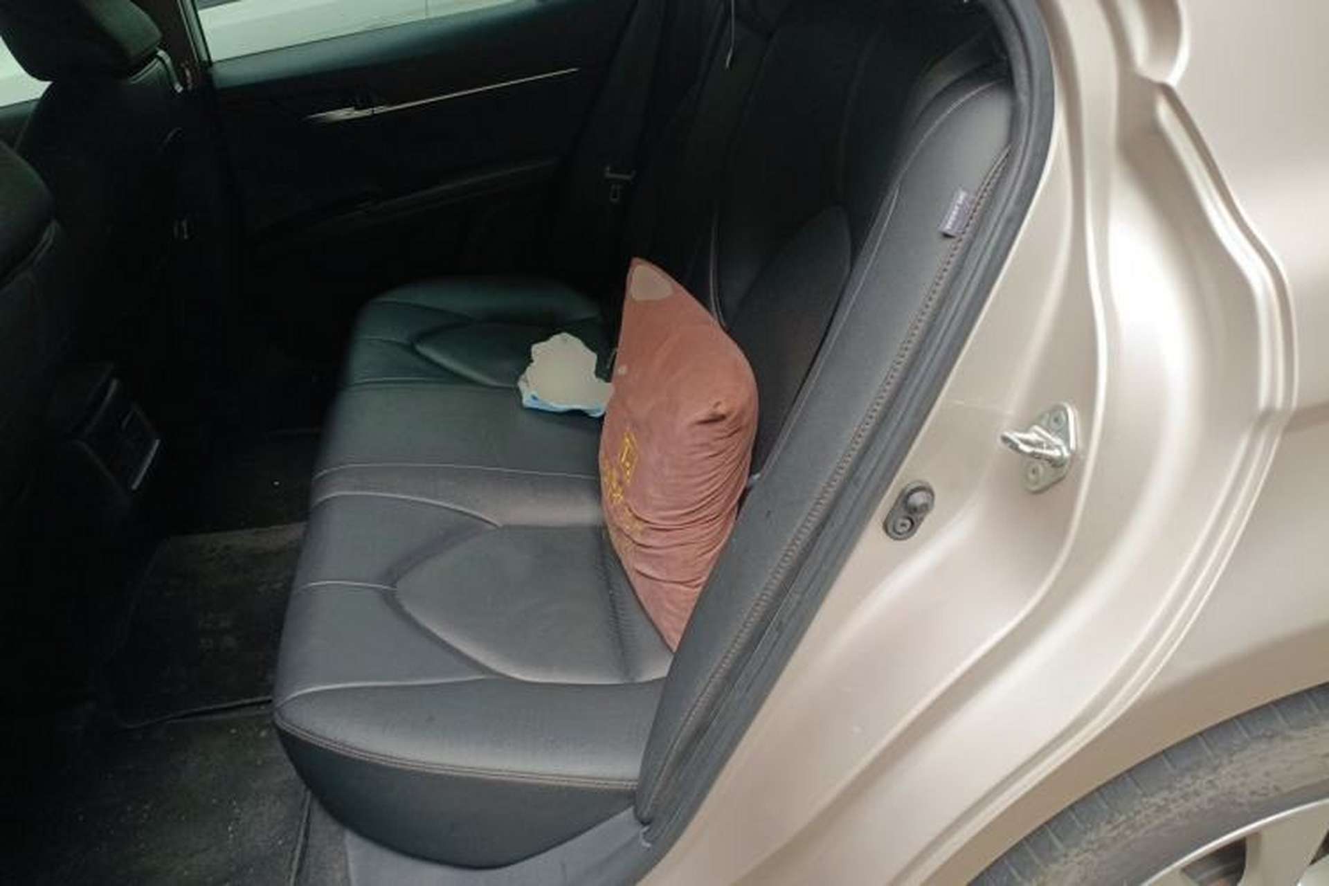 Used Toyota Camry 2019 Revised Version 2.0G Luxury Edition Left Rear Seat
