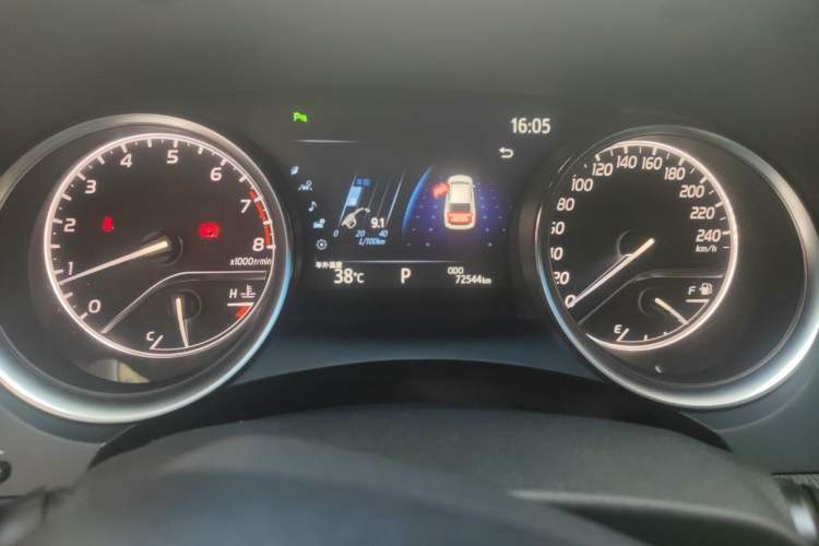 Used Toyota Camry 2019 Revised Version 2.0G Luxury Edition Odometer Close Up
