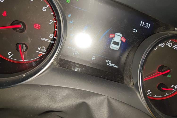 Used Toyota Camry 2019 2.5S FENGSHANG Version China VI Standard Odometer Close Up