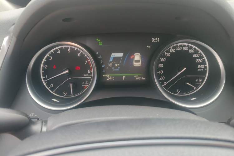 Used Toyota Camry 2019 2.5G Luxury Edition China VI Standard Odometer Close Up