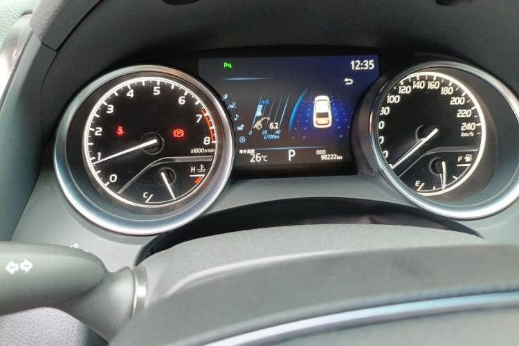 Used Toyota Camry 2019 Revised Version 2.0G Luxury Edition Odometer Close Up