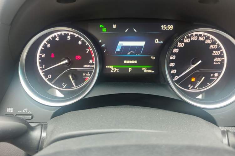 Used Toyota Camry 2019 Revised Version 2.5G Luxury Edition Odometer Close Up
