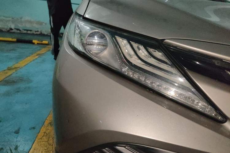 Used Toyota Camry 2019 2.5G Luxury Edition China VI Standard Right Front Headlight