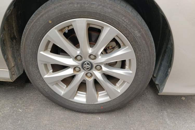 Used Toyota Camry 2019 Revised Version 2.0G Luxury Edition Right Front Wheel Hub