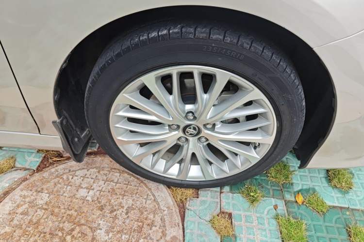 Used Toyota Camry 2019 Revised Version 2.5G Luxury Edition Right Front Wheel Hub