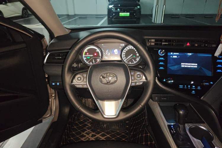 Used Toyota Camry 2019 Dual-Engine 2.5 HG Luxury Edition China V Standard Steering Wheel