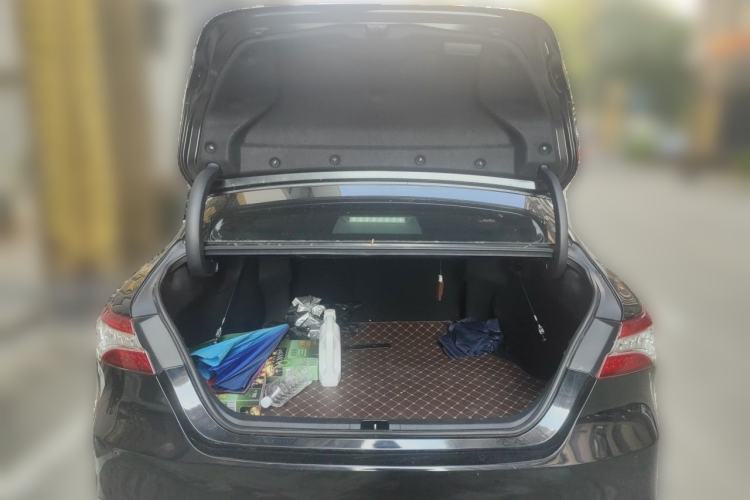 Used Toyota Camry 2019 Revised Version 2.0G Luxury Edition Trunk